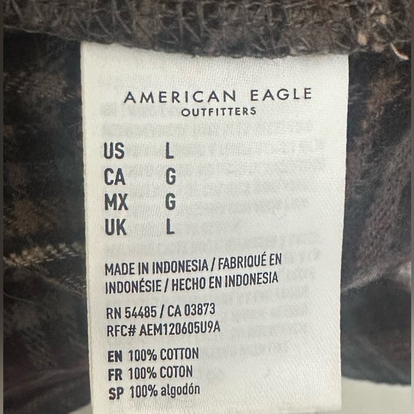 American Eagle Plaid Cropped Button Down Flannel Top - Picture 2 of 4